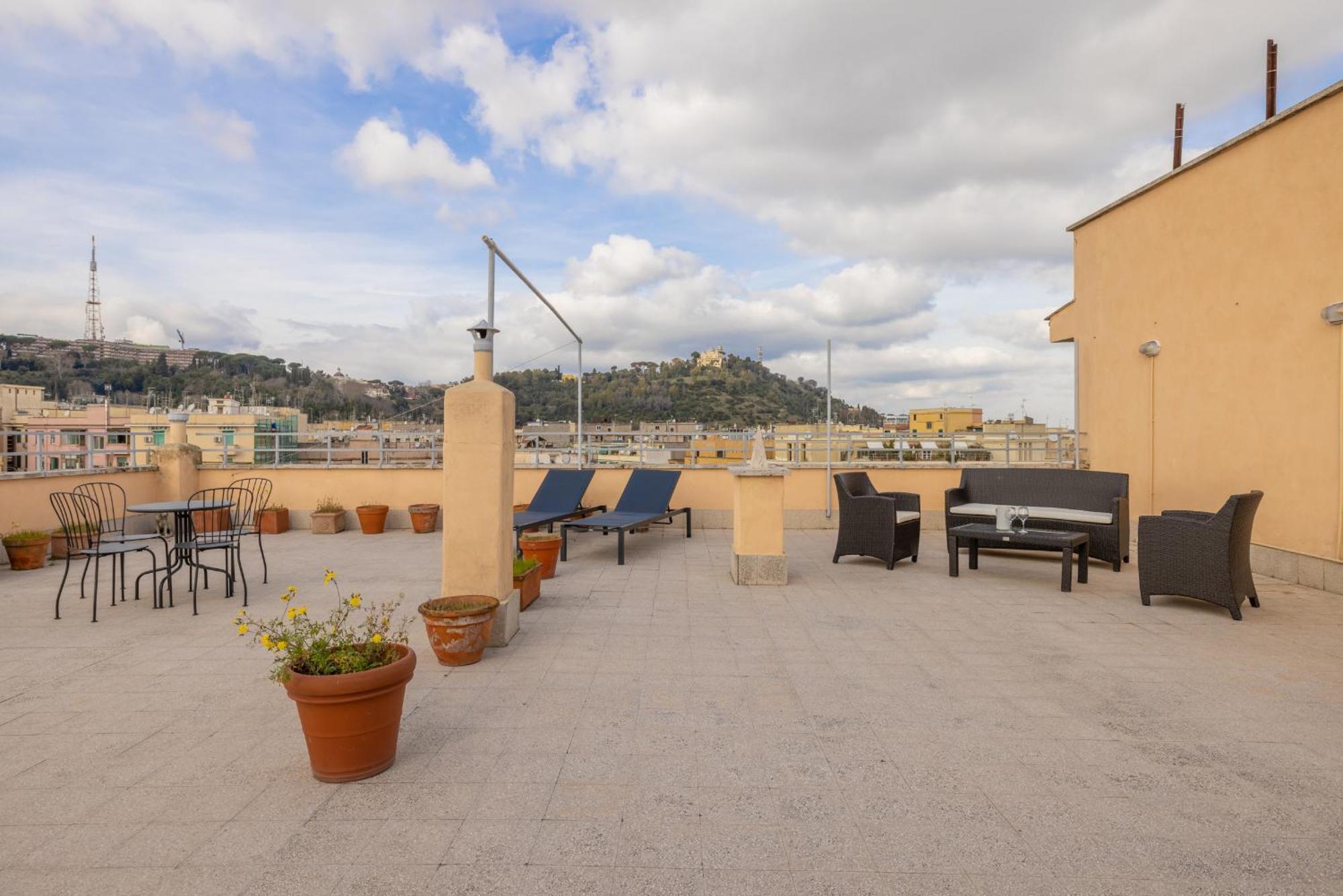 Top Floor Apt With Rooftop Terrace Near St. Peter 罗马 外观 照片